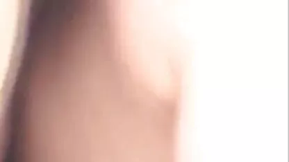 בחור חמוד סרטי פורנו להורדה חינם לא יכול לסבול את העקשנות של בחורה