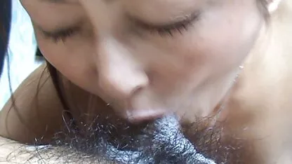 הבחורה שמגישה את הפה של סרטי סקס כחולים חינם שלושת הגברים.