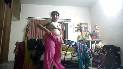 Cumshot אתר סרטי סקס חינם בלונדינית בידיו של המנהל