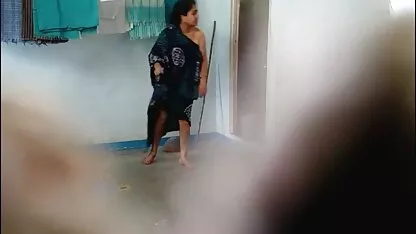 השחרור סרטי פורנו לצפייה ישירה של הבחורה הג ' ינג ' ית, אנאלי.