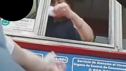 זונה שופעת מגלמת את הדחף המיני של הגבר במיטה סרט אירוטי מלא