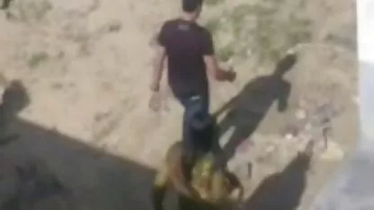בלונדינית סרטי פורנו לצפיה ישירה חינם צעירה יודעת איך לצאת ממצב קשה.