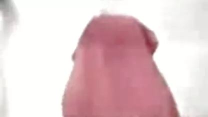 צעצועים בלונדיניים יפים עם דילדו. סרטי פורנו קצרים