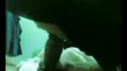 תלמידים עובדים פי הטבעת במהלך פגישה עם שכנים. סקס סרטים חינם