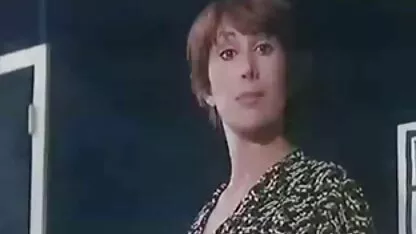 שתי האחיות מלטפות את לשונותיהן סרטי פורנו לצפיה בחינם
