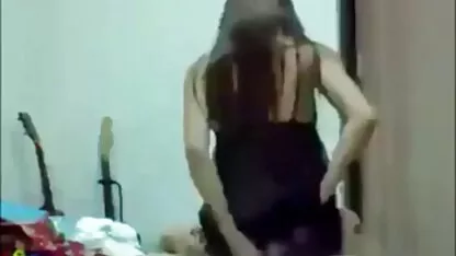 בייב העקשן בדמעותיו המיניות של הבגרות סרטי סקס חינם מלאים