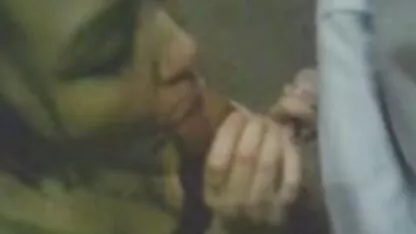 בלונדינית ארוכת רגליים סרטי סכס חינם לא יכולה למנוע ממני לייצר מוגלה.
