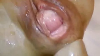 Cumshot על סרטי סקס מבוגרות חינם לשונה של בחורה שהוא חמוד